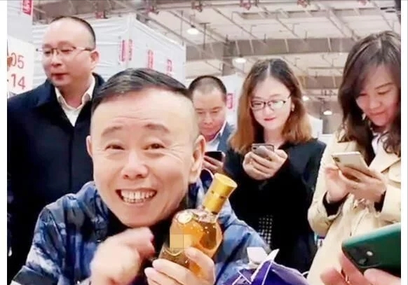 潘長江淪為全網笑柄，曾經的老藝術家為何直播賣貨呢？