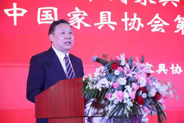 華盛傢俱集團榮獲“2021年中國傢俱行業領軍企業”等榮譽稱號 華盛傢俱集團榮獲“2021年中國傢俱行業領軍企業”等榮譽稱號