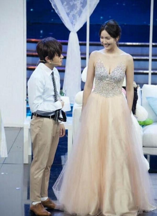 費盡心思追到了“國際華裔小姐”,身高163的王祖藍是怎麼做到的? 費盡心思追到了“國際華裔小姐”,身高163的王祖藍是怎麼做到的?