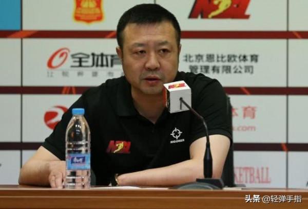 人物|漂泊一生輾轉多隊,中國籃壇“矮子傳奇”——張勇 人物|漂泊一生輾轉多隊,中國籃壇“矮子傳奇”——張勇