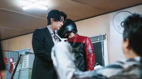 以為是暗黑懸疑韓劇，結果分分鐘笑出腹肌！李棟旭演了部8分爆款