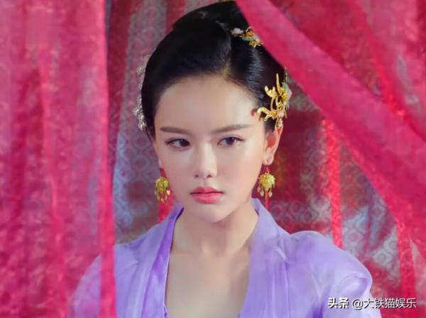 當矽膠臉混進古裝劇，盛世美顏一秒打回原形，導演再強都無能為力