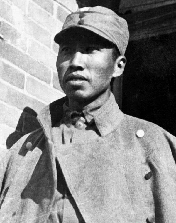 左太北：父親犧牲母親改嫁，被彭德懷撫養長大，上大學陳賡幫忙