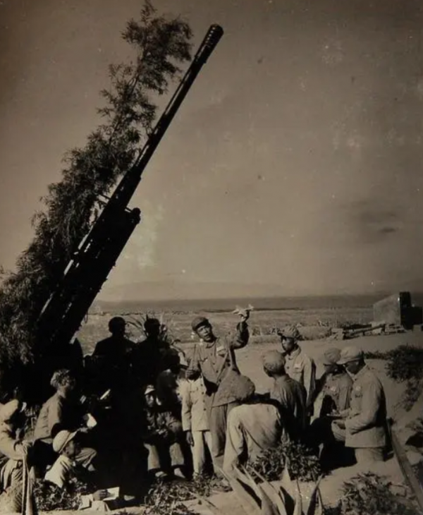 金門炮戰，解放軍20年打百萬發炮彈，彈片被當地人做成菜刀賣回來