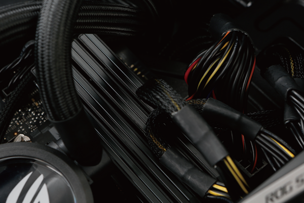 武裝到牙齒的效能猛獸!ROG光魔G35遊戲PC 武裝到牙齒的效能猛獸!ROG光魔G35遊戲PC