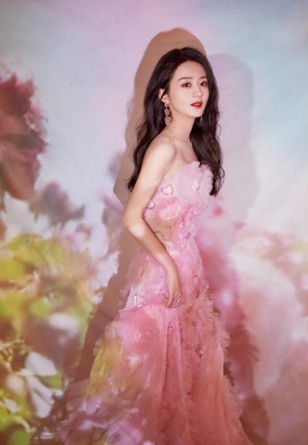 她出門只帶一名助理，歐陽娜娜出門帶3個保鏢，李湘帶15個