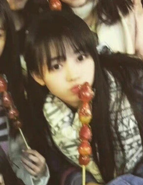 鞠婧禕十年前舊照被翻出！路人表示：長成這樣就算整容又何妨？