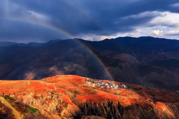 旅遊也要捲起來！！偷偷收藏秋季最美的8個地方....