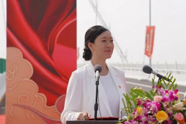 清華大學女博士當選河北縣長,曾在哈佛留學,不忘初心被贊接地氣 清華大學女博士當選河北縣長,曾在哈佛留學,不忘初心被贊接地氣