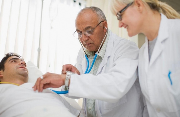 醫生提醒:中老年人出現5種表現,或許是癌症來襲,該檢查了 醫生提醒:中老年人出現5種表現,或許是癌症來襲,該檢查了