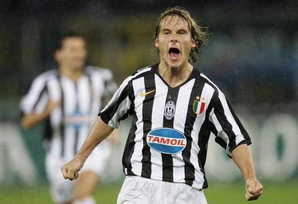 雙尾獅的輝煌：捷克足球歷史最佳陣容，兩個金球獎球星驅動中場