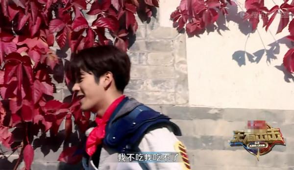 被惡搞喝油漆、明星在素人家訴苦，盤點綜藝裡讓人氣憤的6大場面