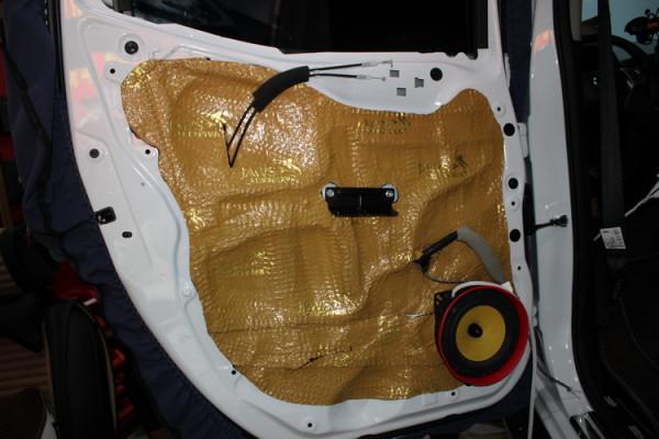 降噪好手 鄭州環亞日產納瓦拉汽車隔音改裝大白鯊