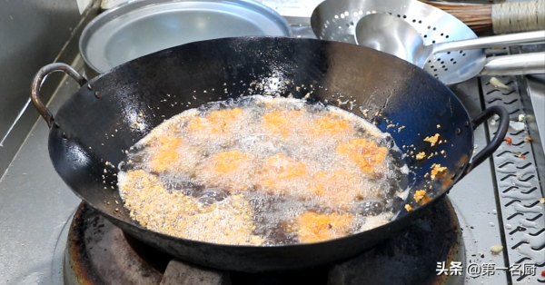 春節必備的5道炸貨，是零食也是下酒菜，年前多做點，過年不用忙