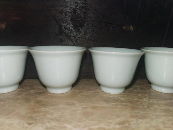 明宣德甜白釉梨壺鈴鐺杯（一壺四杯）賞析
