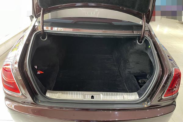 400多萬的勞斯萊斯開出去檢測底盤，賣家：開是沒法開，你可以拖