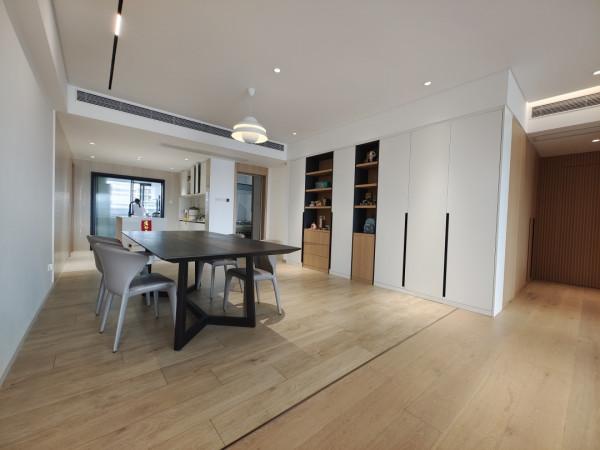 250㎡現代簡約大平層,實至名歸的質感空間 250㎡現代簡約大平層,實至名歸的質感空間