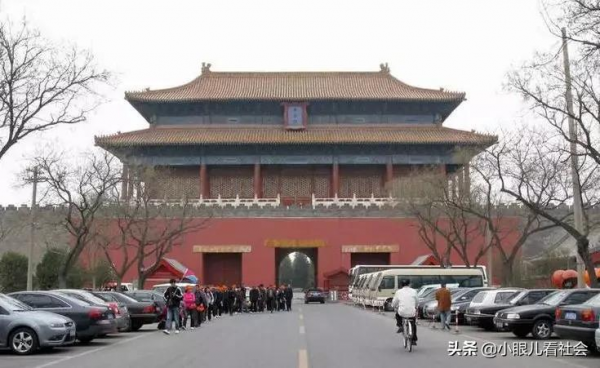 老北京的城門有多壯觀? 老北京的城門有多壯觀?
