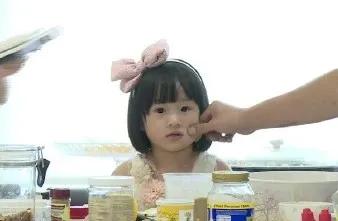 《爸爸去哪兒5》重聚，吳尊曬照懷念爸爸去哪兒，這些女娃變化大