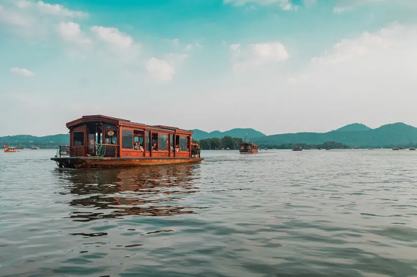 你以為是西湖,並不是真正的西湖 你以為是西湖,並不是真正的西湖