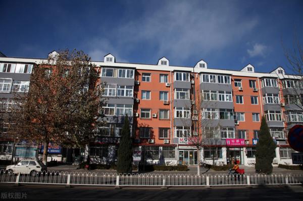 房子買二手房價效比高？還是買期房一手房更合適？