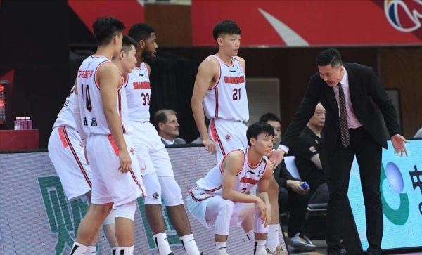 截止目前，CBA四支球隊穩進季後賽，廣東隊衝四強異常艱難