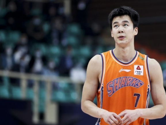 又爆了!11罰10中!中國後衛明年必衝NBA 又爆了!11罰10中!中國後衛明年必衝NBA