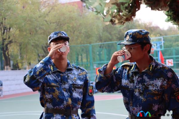 山東科技大學軍訓大片震撼出擊!超燃草地音樂節等你贊 山東科技大學軍訓大片震撼出擊!超燃草地音樂節等你贊