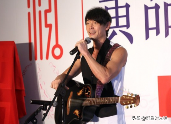 歌手黃品源：出生不凡經歷坎坷，和妻子離婚後復婚，如今兒女雙全