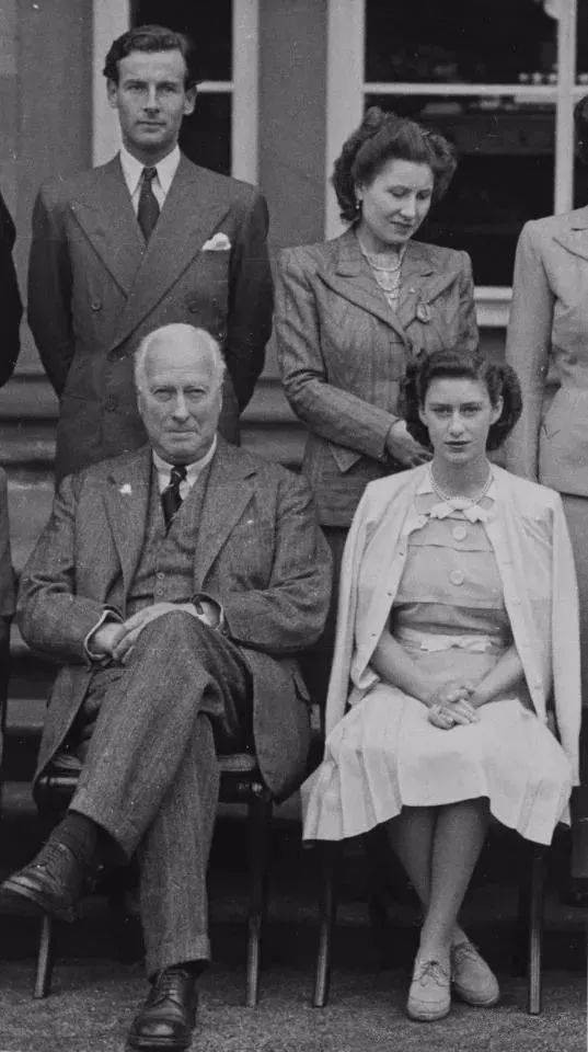 瑪格麗特從小比女王姐姐漂亮，40歲後面相刻薄俗氣，她經歷了什麼