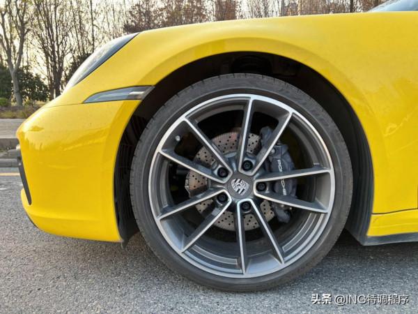 保時捷911刷ECU升級ING特調，3.5s破百連尾燈都看不到