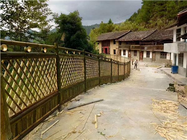 竹籬院牆，打造清新自然庭院的最佳選擇