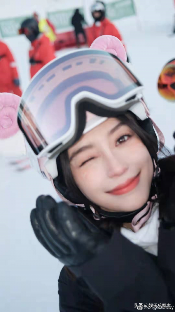 董璇、楊穎、章子怡等明星組團齊聚滑雪場，爭相鬥豔為奧運助威