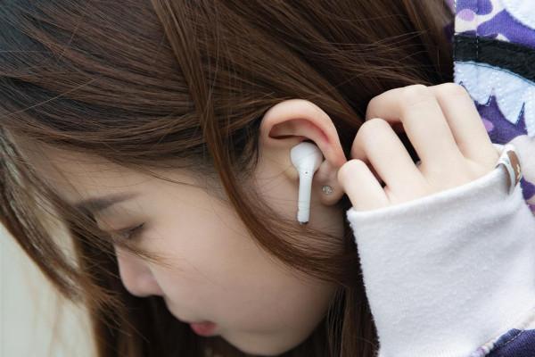 輕盈體驗和好音質不到200元？Tezo Lentil零豆隨身機能耳機評測