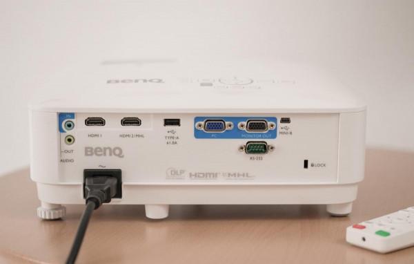 沒了解清楚前千萬別買投影儀,短焦的明基EH7941才更適合家庭使用 沒了解清楚前千萬別買投影儀,短焦的明基EH7941才更適合家庭使用