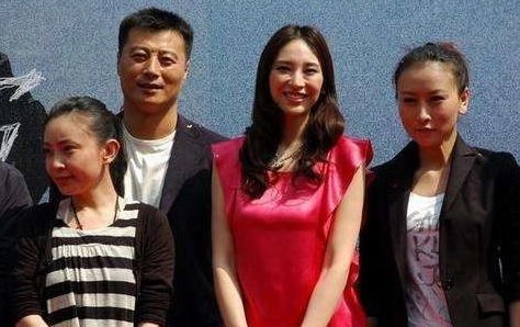 任程偉：成名後把患難妻子當成寶，兩個女兒很幸福