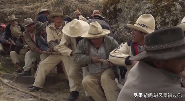 世界上最獨特的繩索橋,500年來當地人堅持用“草繩”造橋 世界上最獨特的繩索橋,500年來當地人堅持用“草繩”造橋