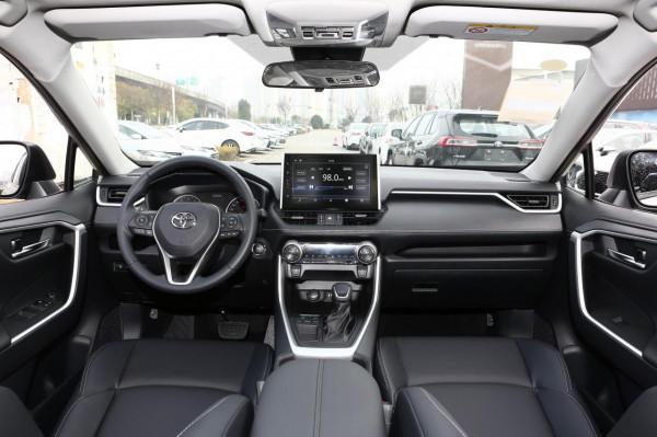 測評豐田威蘭達，配2.0L發動機，動力充沛，操控優越