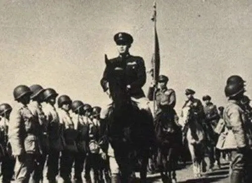 國軍74師慘敗後，魏振鉞丟掉手槍，丟掉佩劍，主動找到解放軍投降