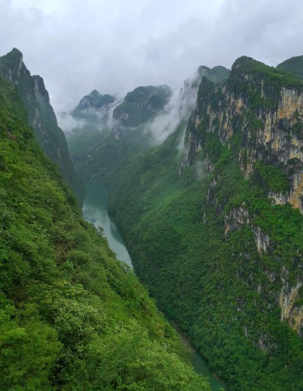 跑過關興公路嗎？說“自駕必去”，200公里我玩出了“貴州味道”