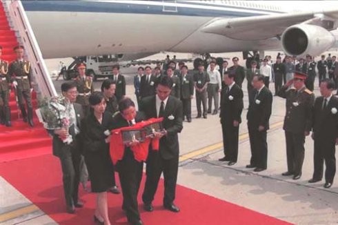 1999年轟炸我國南斯拉夫大使館,3名記者遇難,其家屬是何反應? 1999年轟炸我國南斯拉夫大使館,3名記者遇難,其家屬是何反應?