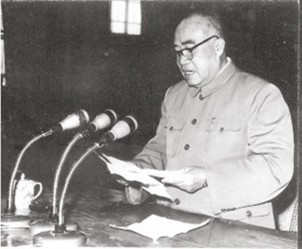 抗戰時期，我軍有多少人佩戴國軍少將以上軍銜？誰的級別最高？