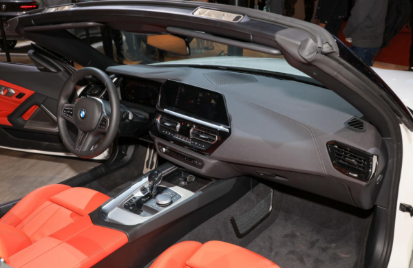 一腳油門340匹馬力，破百僅需4.5秒，寶馬Z4詮釋敞篷小跑的樂趣