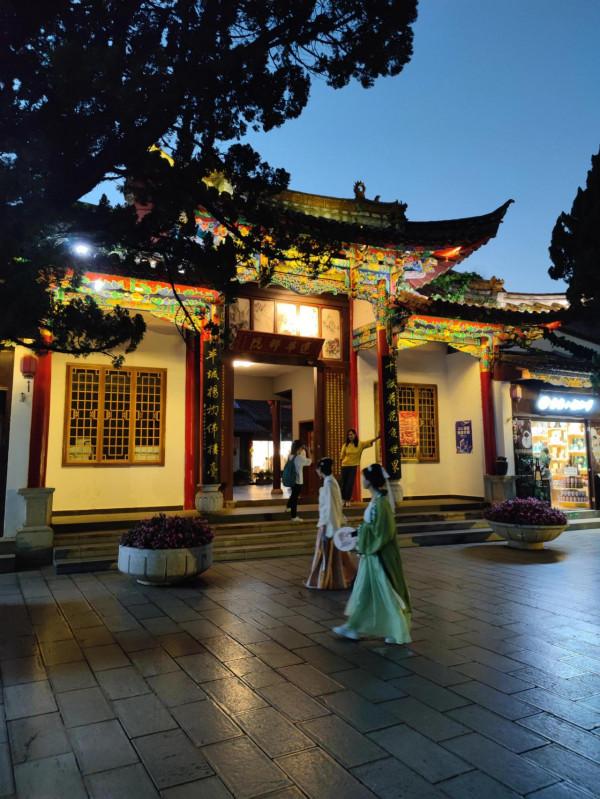 美景|中秋前,翠湖畔,半晚時分 美景|中秋前,翠湖畔,半晚時分