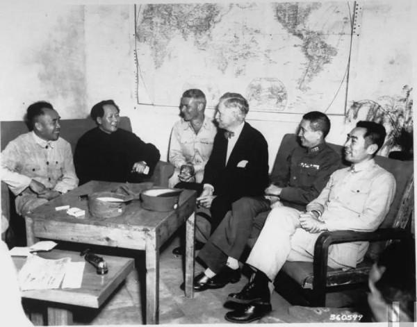 重慶談判時，蔣介石打算讓毛澤東任新疆省長，主席得知有何反應？