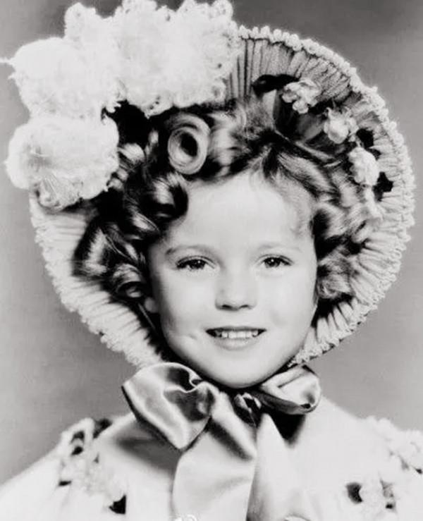 2014年秀蘭·鄧波兒在家人陪伴下去世,77年以外交官身份造訪中國 2014年秀蘭·鄧波兒在家人陪伴下去世,77年以外交官身份造訪中國