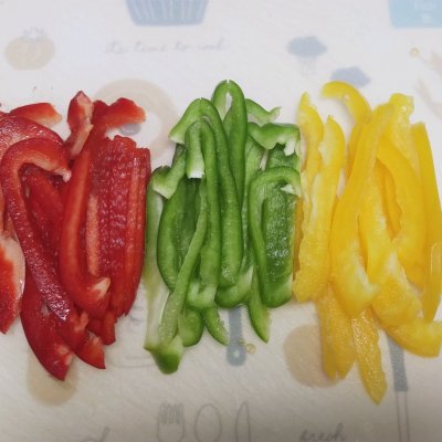 早上不知道吃什麼,一碗東南亞風味香茅雞全搞定 早上不知道吃什麼,一碗東南亞風味香茅雞全搞定