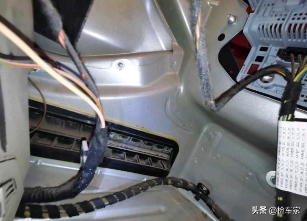 入門級德系豪車十年車齡能買嗎？這輛9萬塊的賓士告訴你要慎重