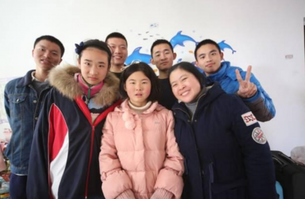 14年前,28歲中國軍人為救跳江女子犧牲,妻女如今過得怎樣? 14年前,28歲中國軍人為救跳江女子犧牲,妻女如今過得怎樣?