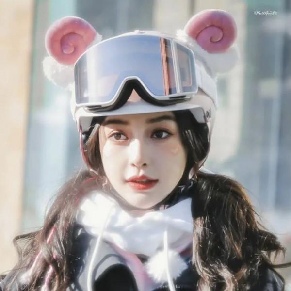 OMG | 虞書欣的雪場拍照pose分解,,空氣都能變甜 OMG | 虞書欣的雪場拍照pose分解,,空氣都能變甜